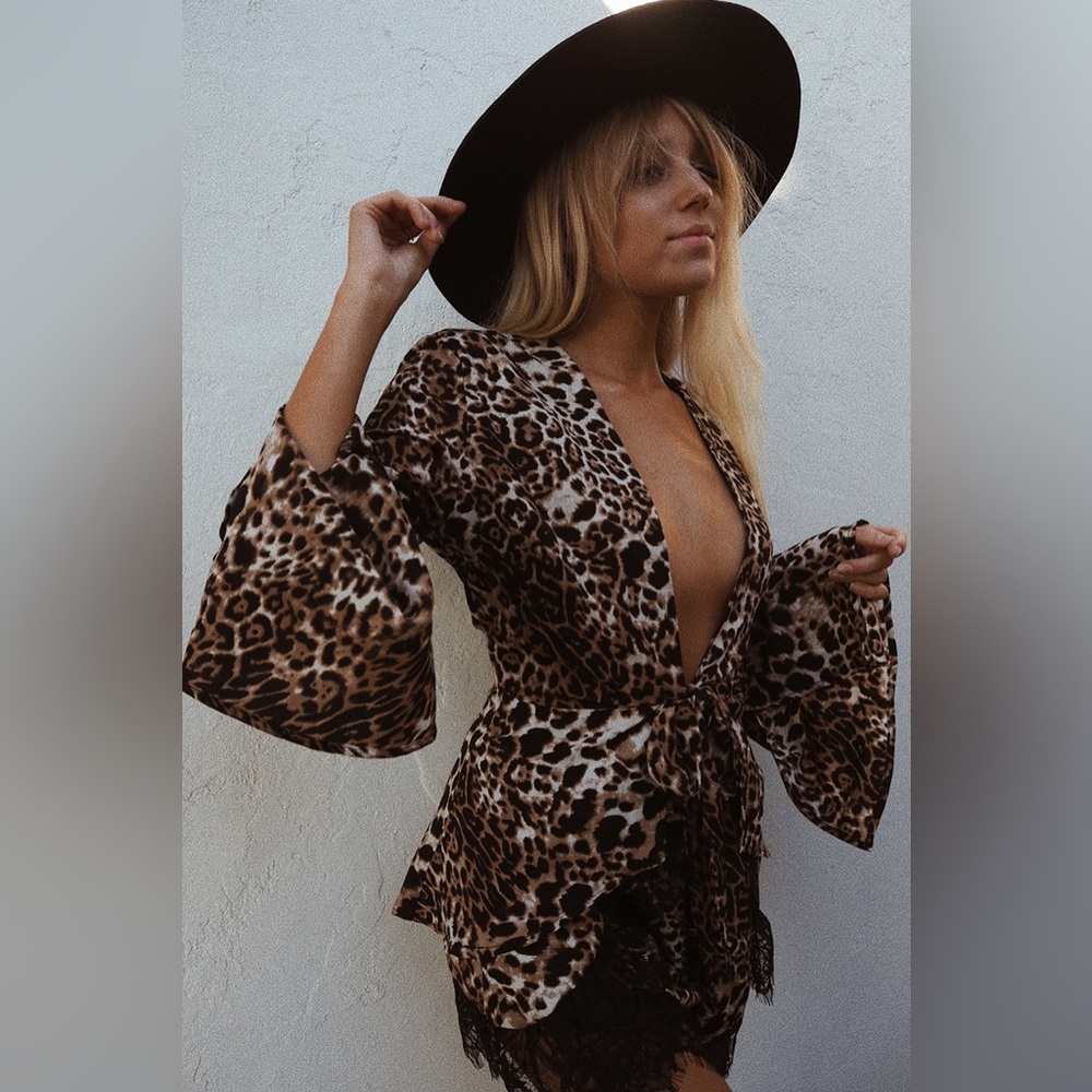NWT-RUNAWAY the label Leopard Tie Top